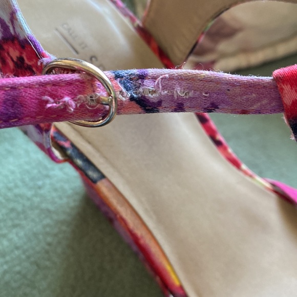 Call It Spring Chunky 90s Floral Wedge Platform Sandals - Picture 8 of 11